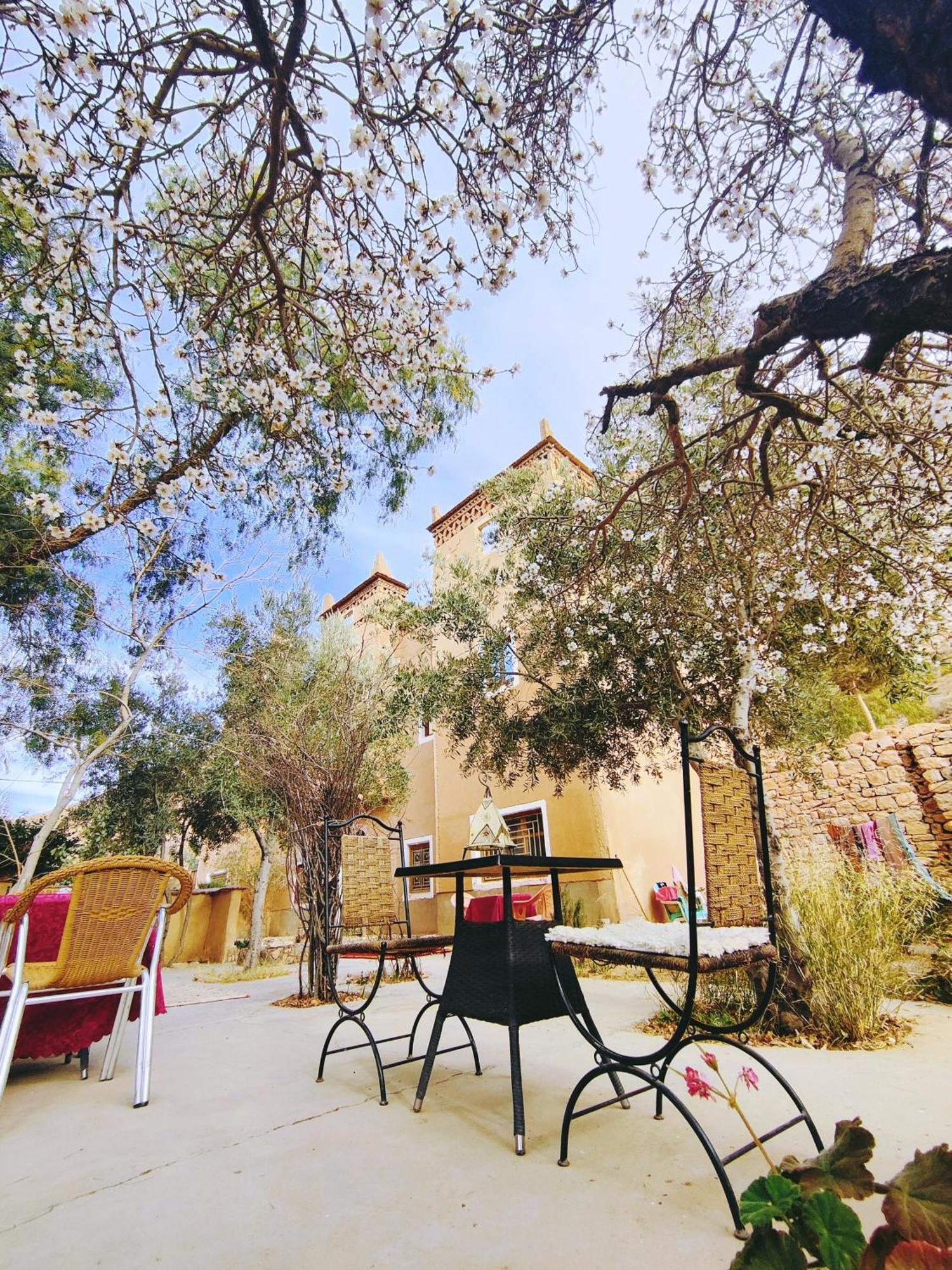 Riad Kasbah Des Roches Akhendachou n'Ait Ouffi Exterior photo