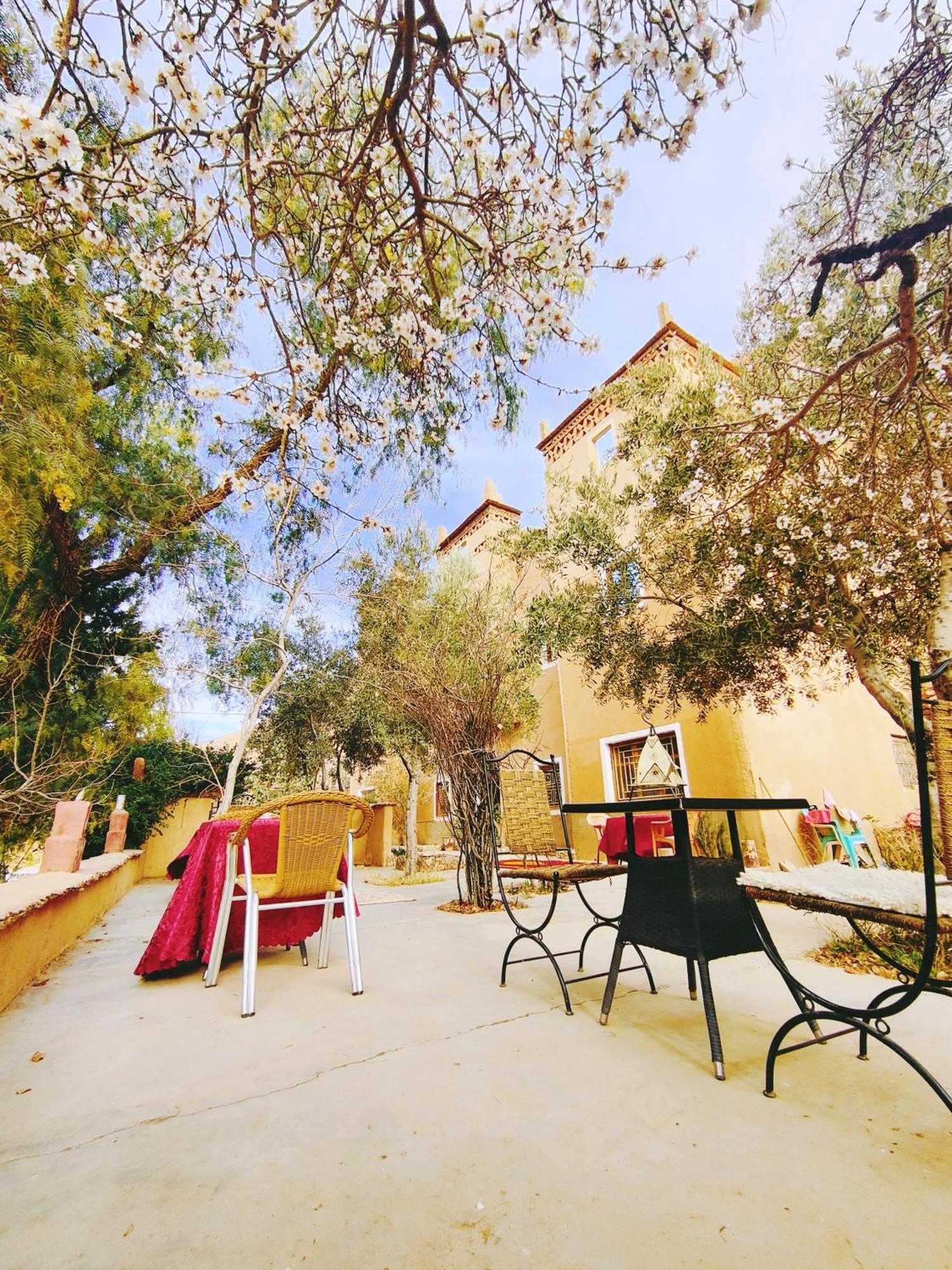 Riad Kasbah Des Roches Akhendachou n'Ait Ouffi Exterior photo